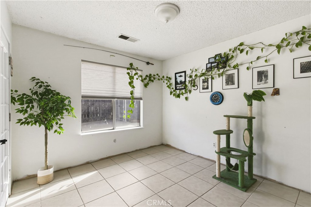 1418 Nut Tree, Livingston, CA 95334