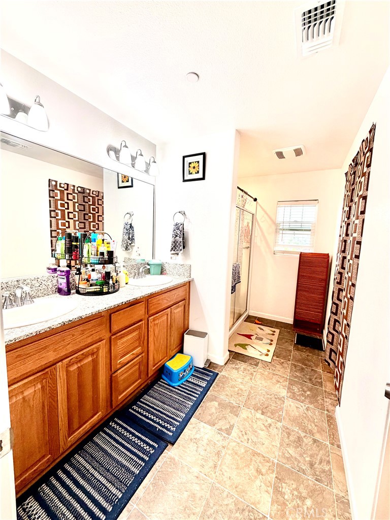 156 Harp Ct, Merced, CA 95341