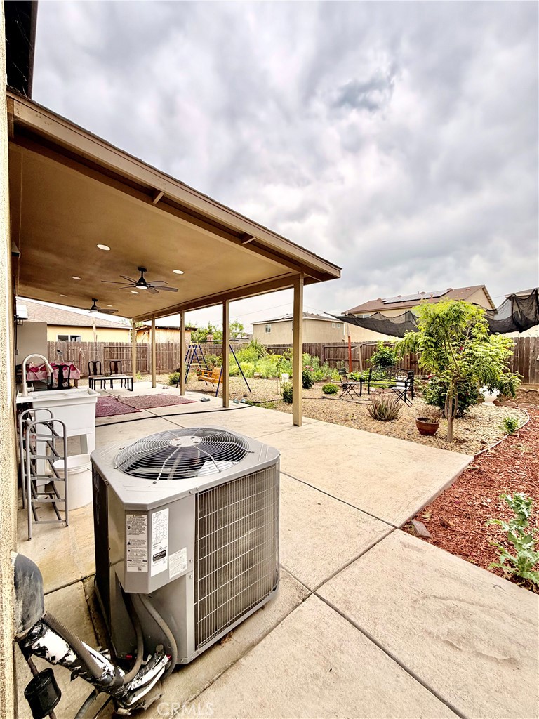 156 Harp Ct, Merced, CA 95341