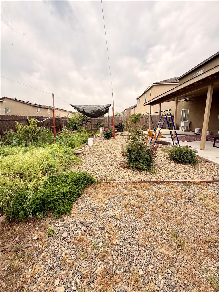 156 Harp Ct, Merced, CA 95341