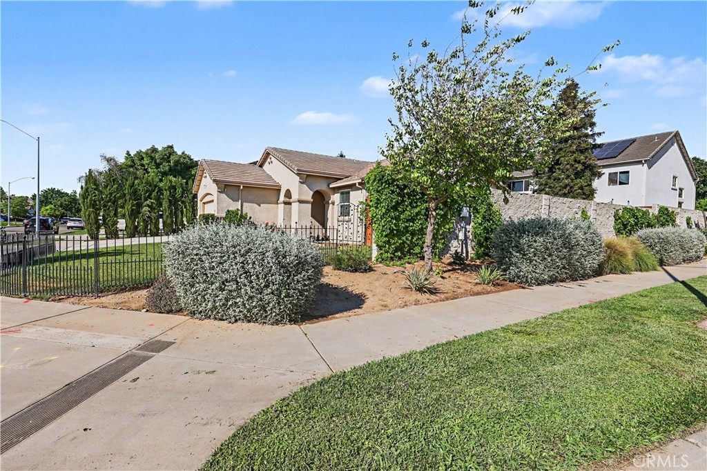 494 Lily, Merced, CA 95341