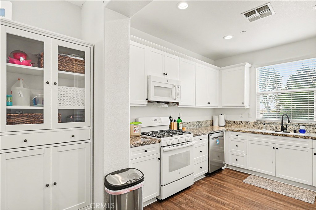 494 Lily, Merced, CA 95341