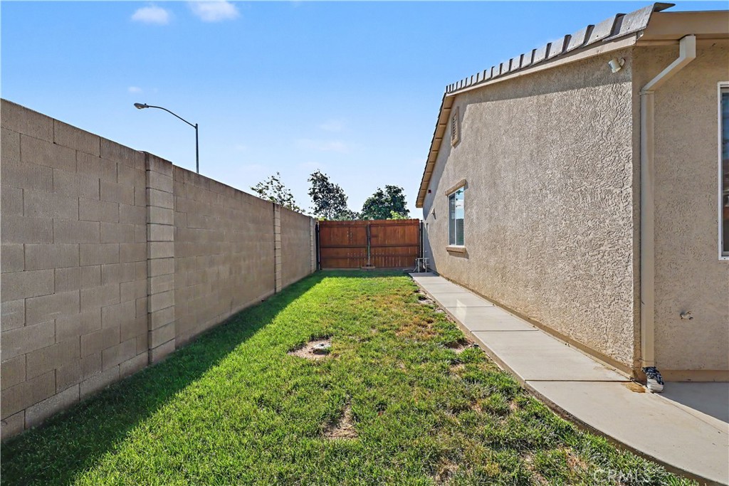 494 Lily, Merced, CA 95341