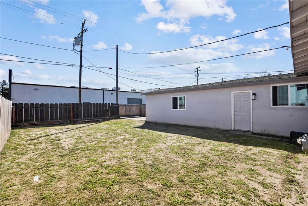 341 2nd St, Livingston, CA 95334