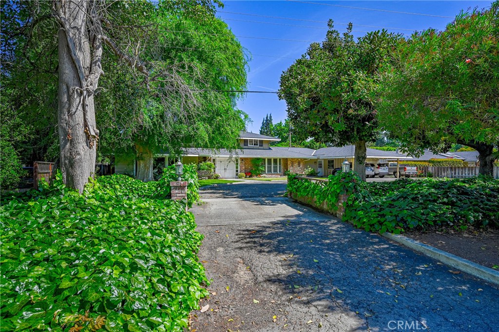 1035 E North Bear Creek Dr, Merced, CA 95340