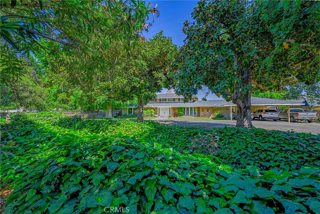 1035 E North Bear Creek Dr, Merced, CA 95340