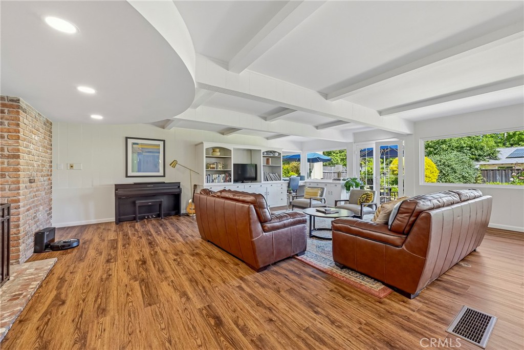 1035 E North Bear Creek Dr, Merced, CA 95340