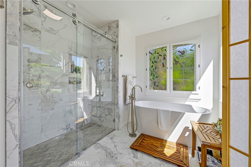 1035 E North Bear Creek Dr, Merced, CA 95340