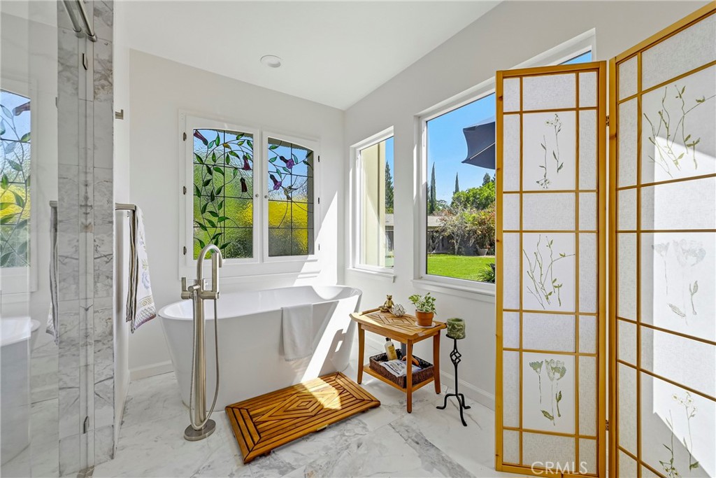 1035 E North Bear Creek Dr, Merced, CA 95340