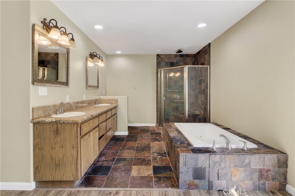 1137 E Barnhart, Turlock, CA 95382