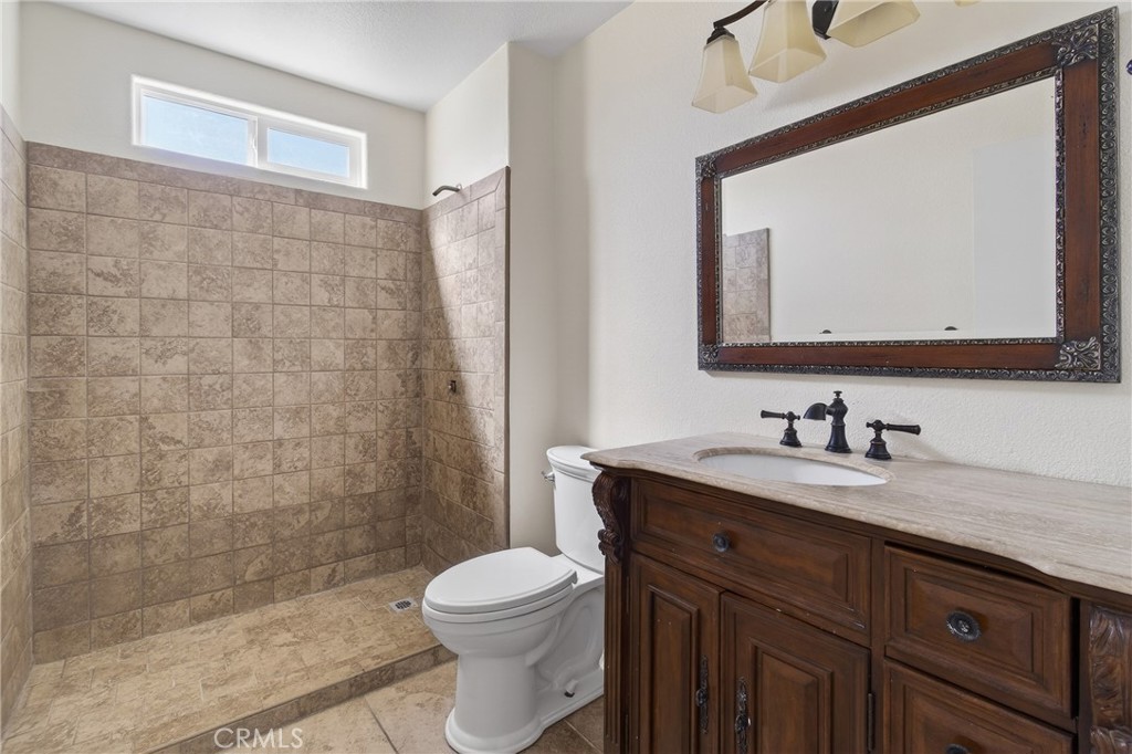 1137 E Barnhart, Turlock, CA 95382