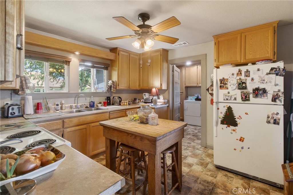 1137 E Barnhart, Turlock, CA 95382