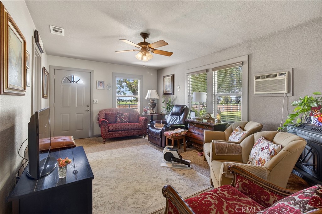 1137 E Barnhart, Turlock, CA 95382