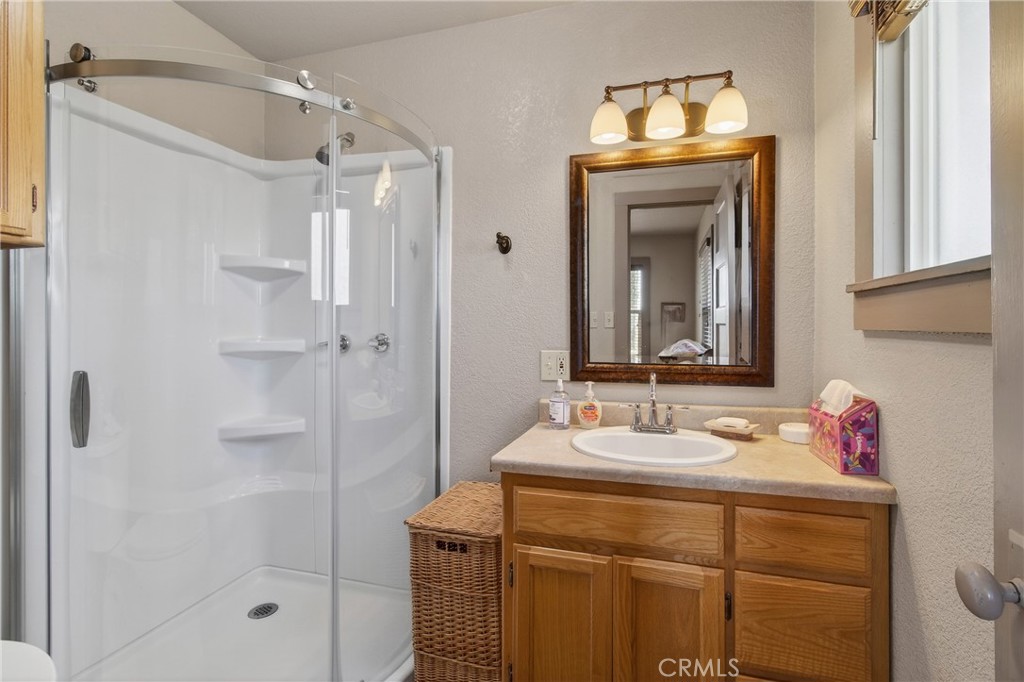 1137 E Barnhart, Turlock, CA 95382