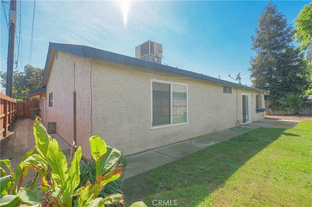 19 Sun Valley Ct, Merced, CA 95348