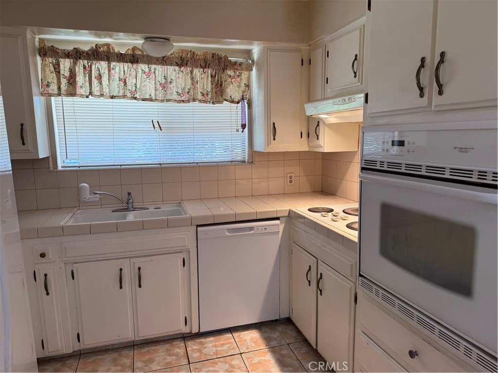 1445 Brookdale, Merced, CA 95340