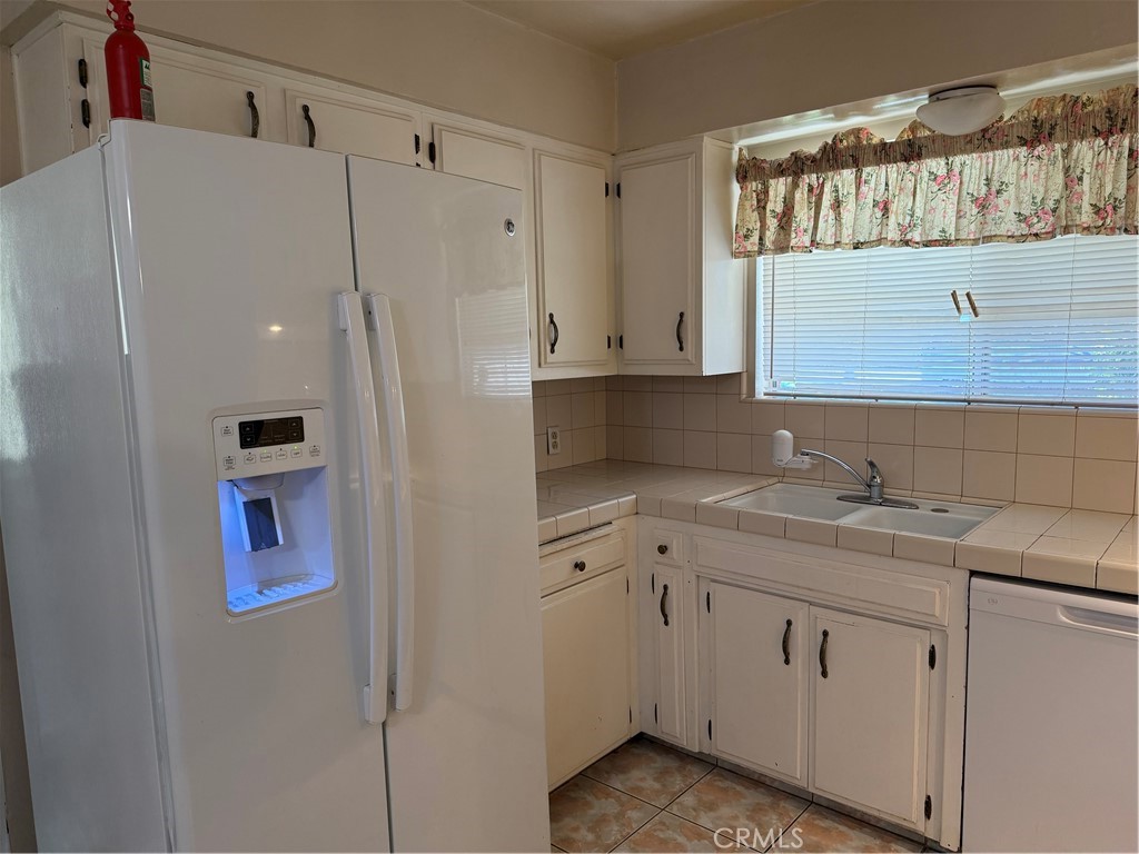 1445 Brookdale, Merced, CA 95340