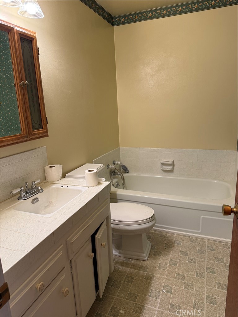 1445 Brookdale, Merced, CA 95340