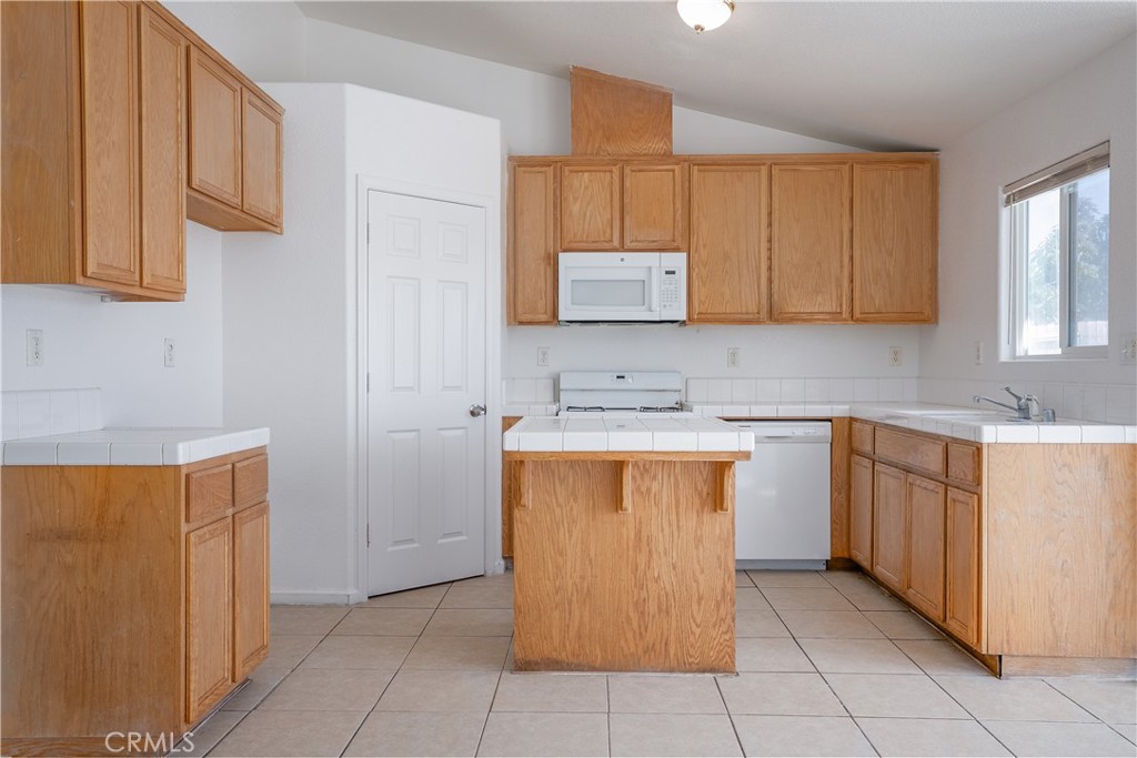 2658 N Drake, Merced, CA 95348