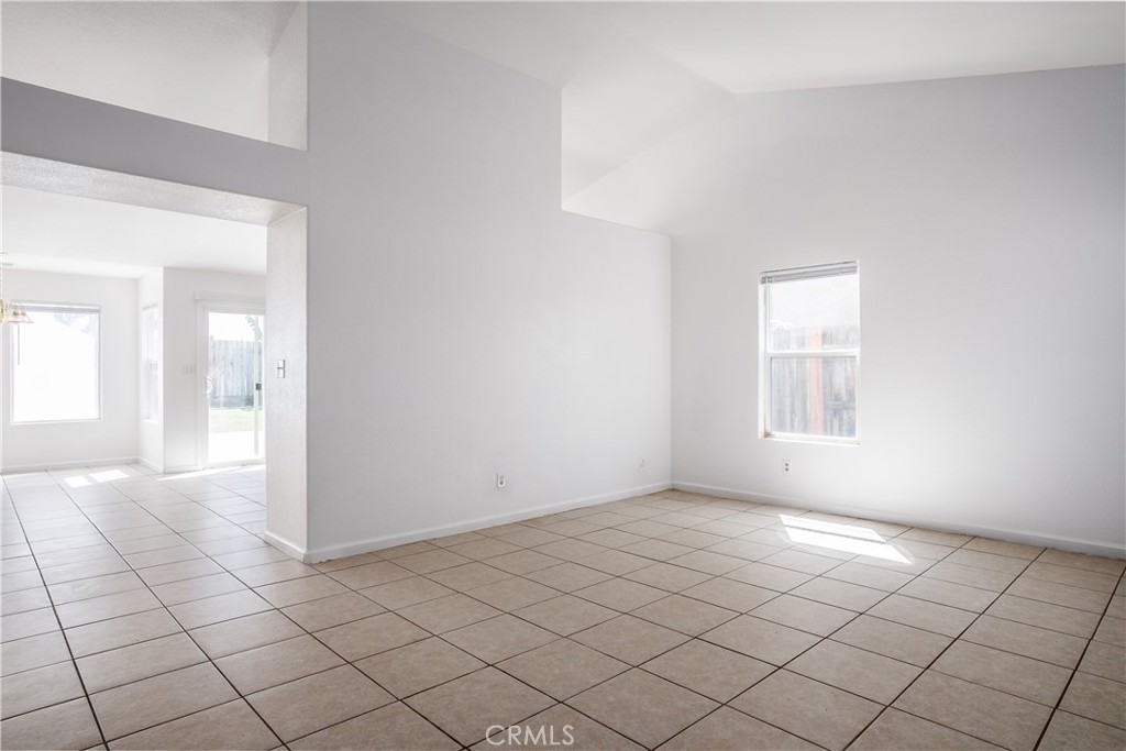 2658 N Drake, Merced, CA 95348