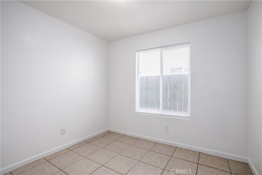 2658 N Drake, Merced, CA 95348