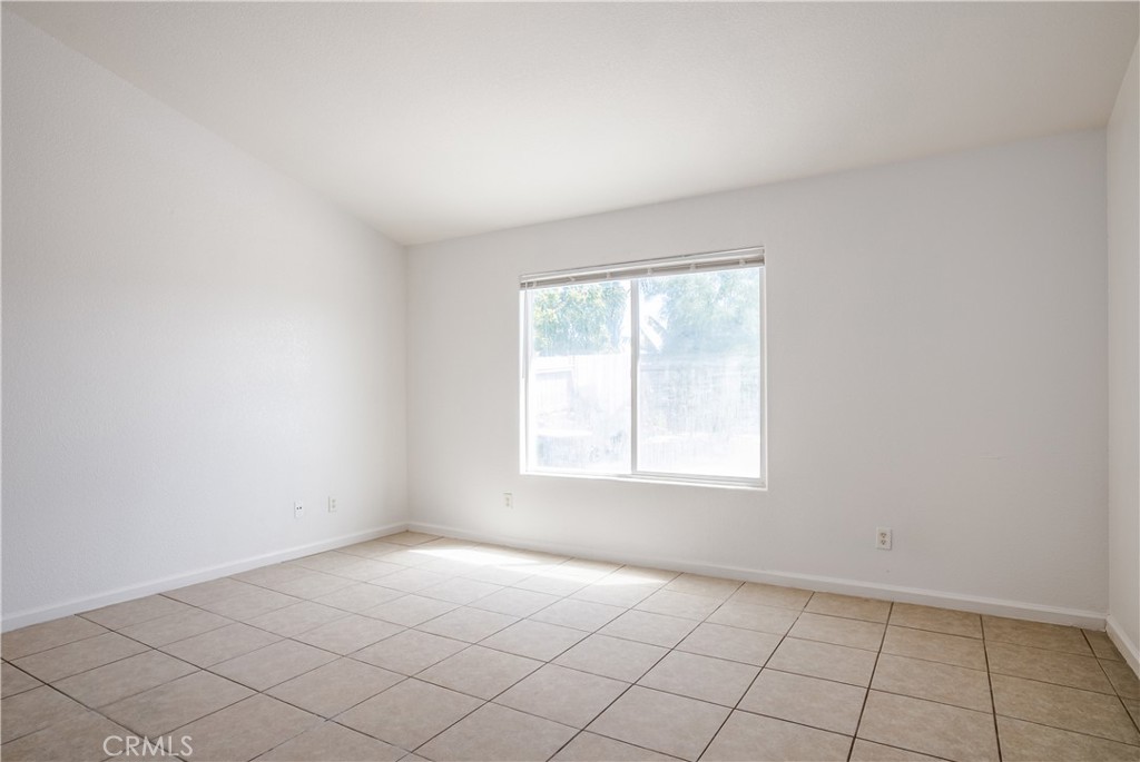 2658 N Drake, Merced, CA 95348