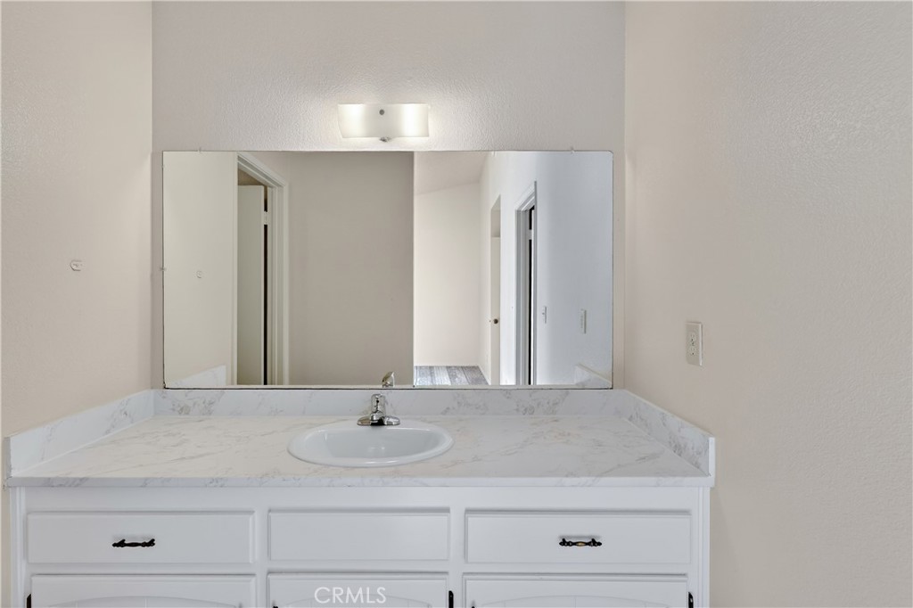 2979 Wainwright, Merced, CA 95340