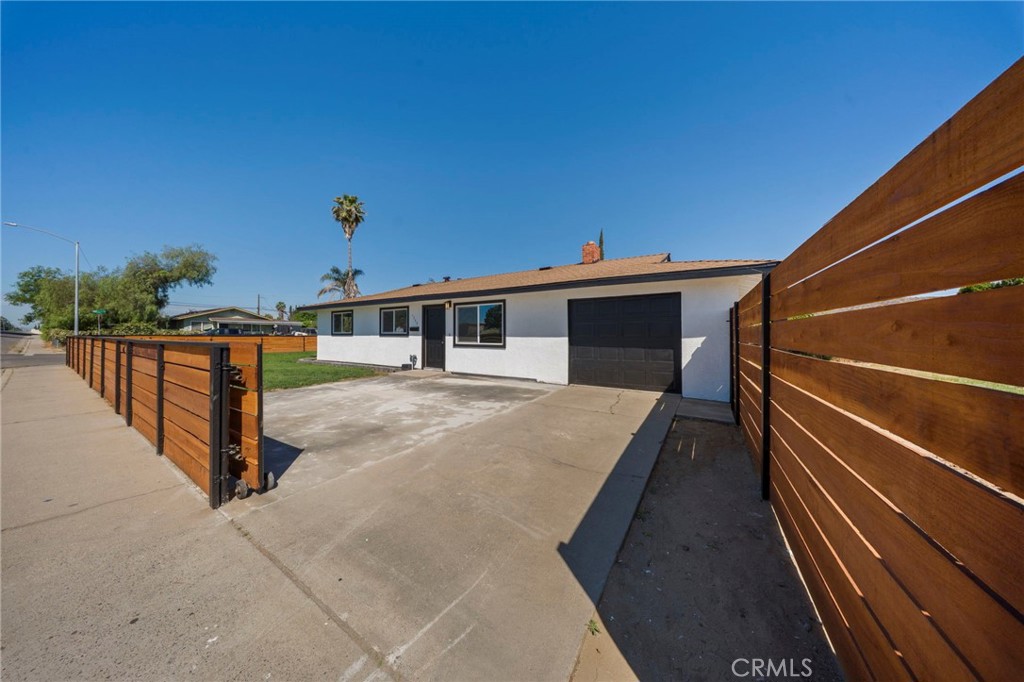 1209 Peach, Livingston, CA 95334