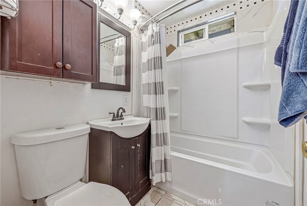 1054 W 24th, Merced, CA 95340