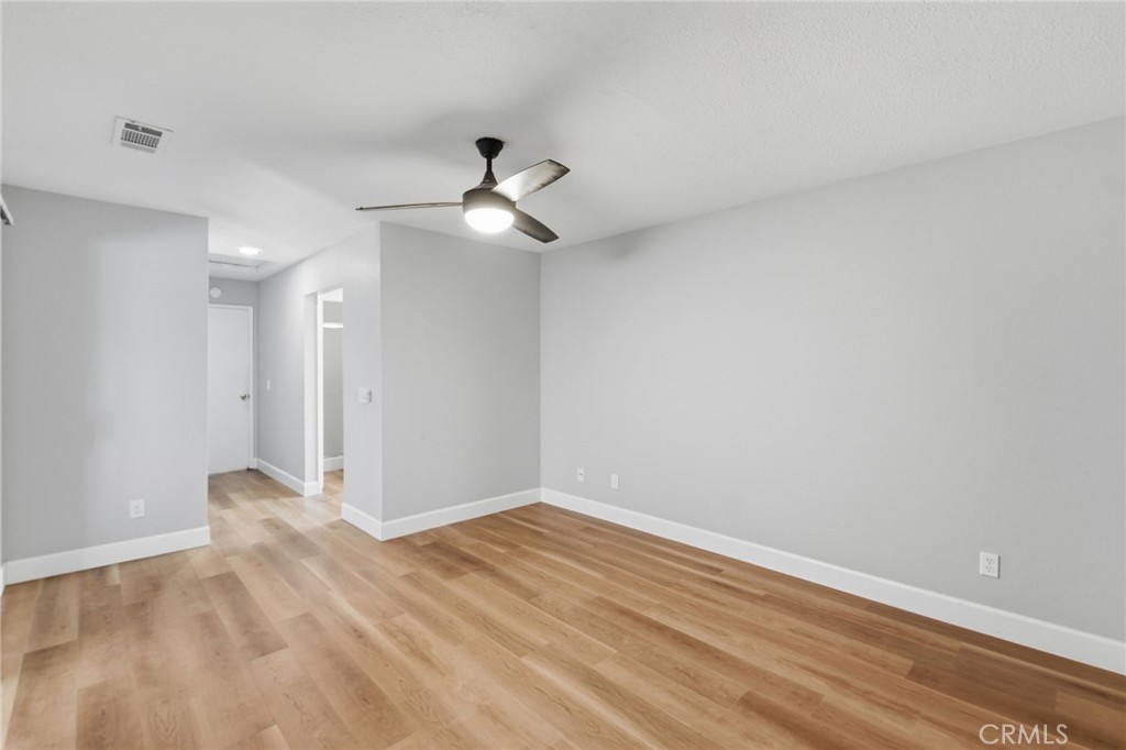 1698 W N Tollhouse Ln, Clovis, CA 93611