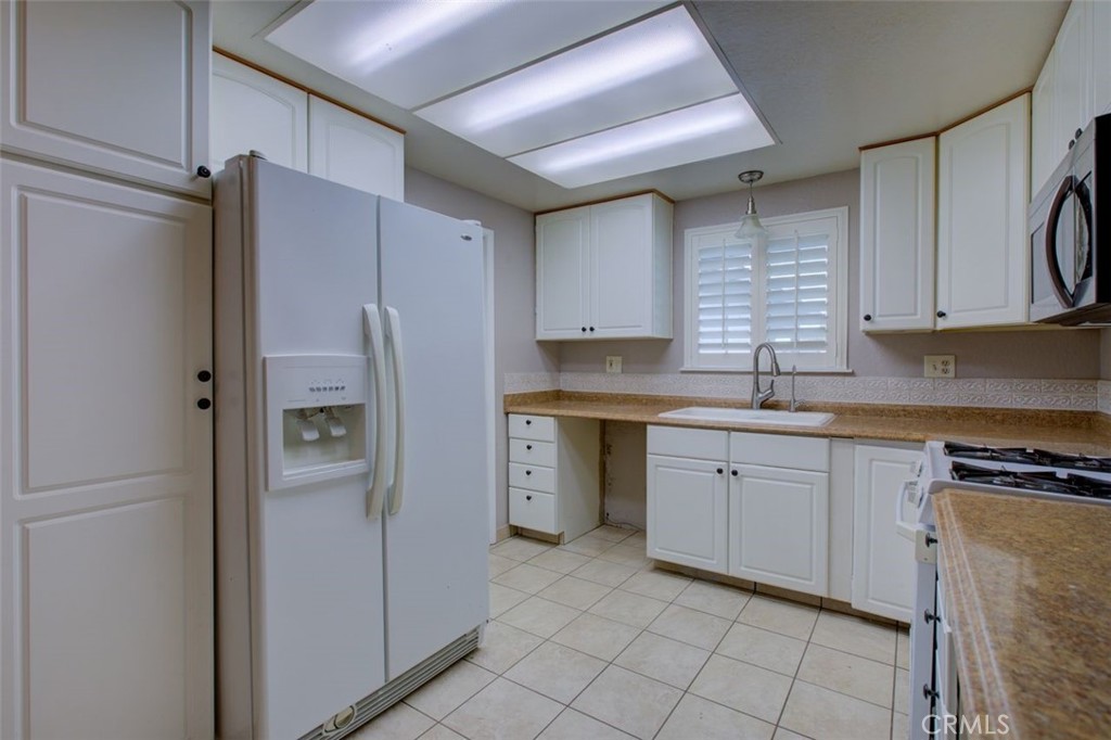 9906 Jennifer Ct, Delhi, CA 95315