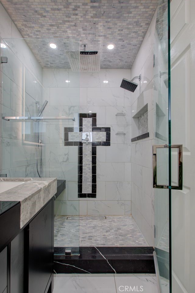 9906 Jennifer Ct, Delhi, CA 95315