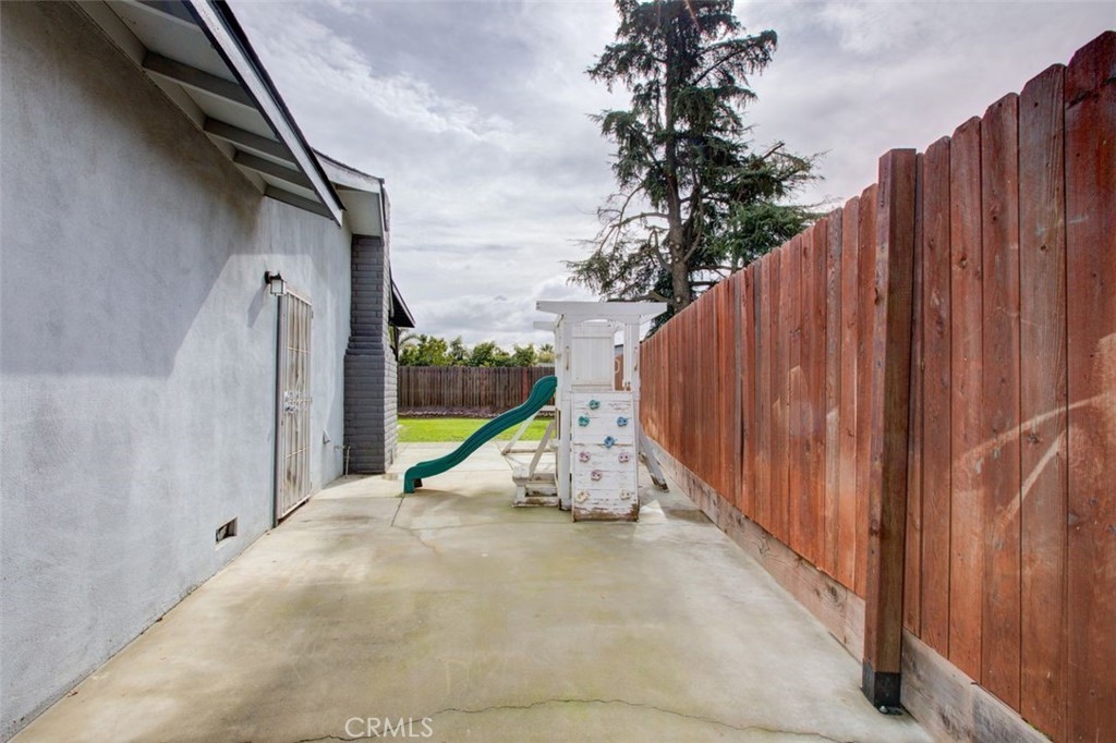 9906 Jennifer Ct, Delhi, CA 95315