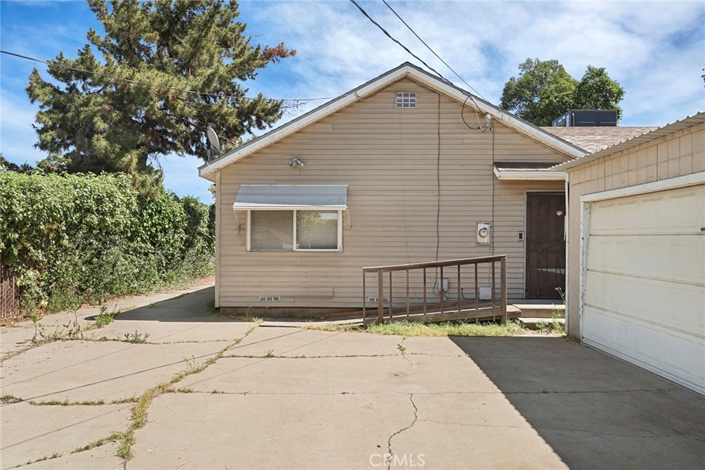 2194 Yosemite, Merced, CA 95341