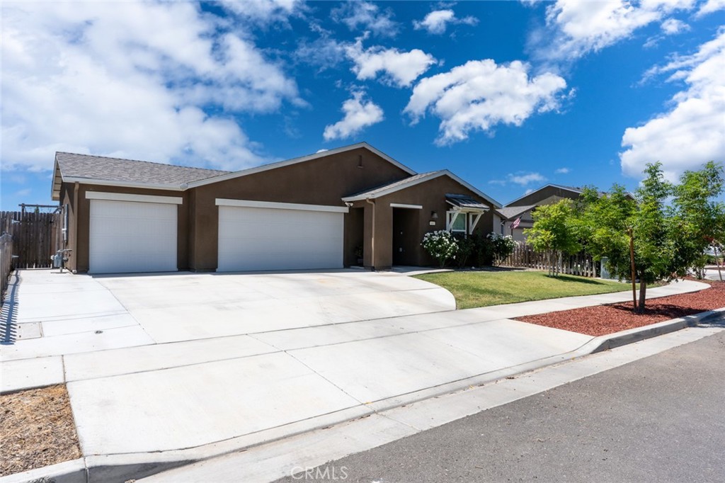 1807 Patricia Ct, Los Banos, CA 93635