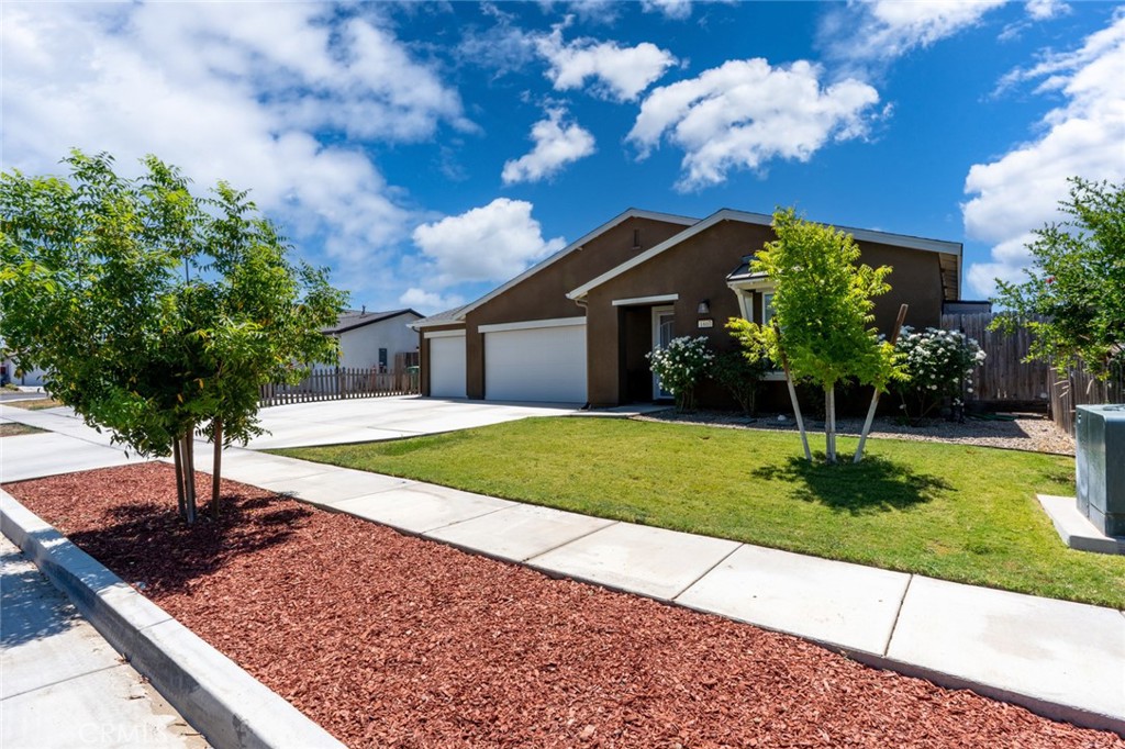 1807 Patricia Ct, Los Banos, CA 93635