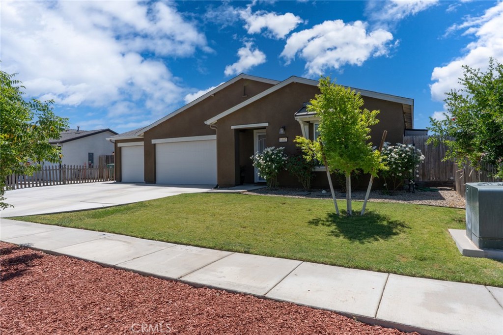 1807 Patricia Ct, Los Banos, CA 93635