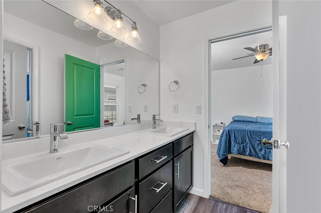 1807 Patricia Ct, Los Banos, CA 93635