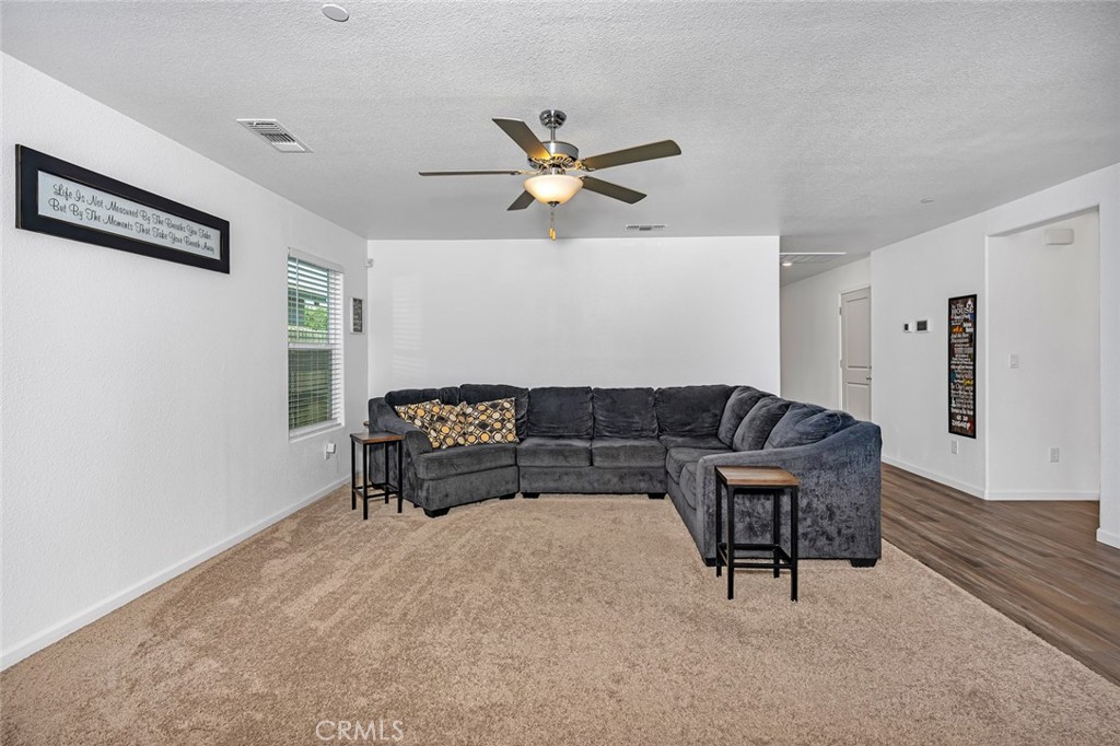 1807 Patricia Ct, Los Banos, CA 93635