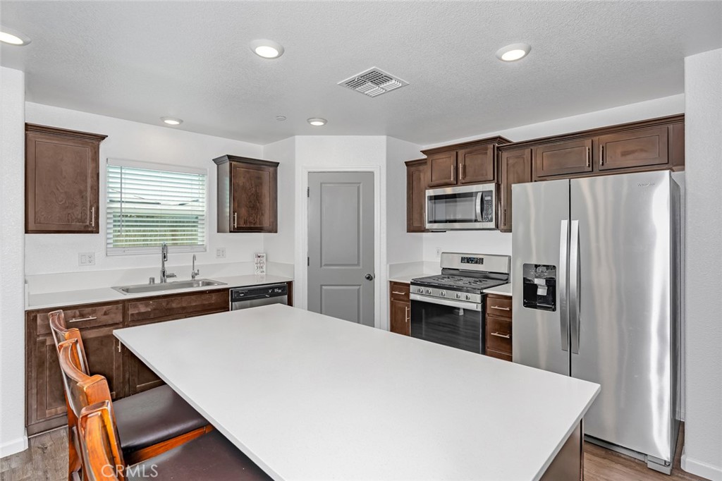 1807 Patricia Ct, Los Banos, CA 93635