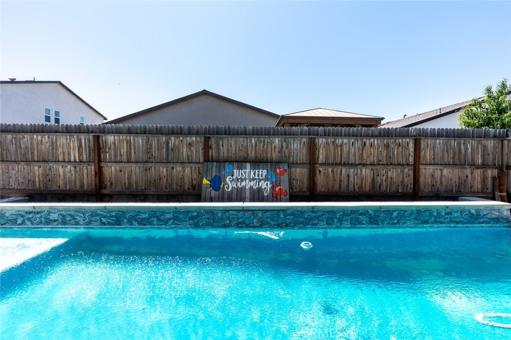 1807 Patricia Ct, Los Banos, CA 93635