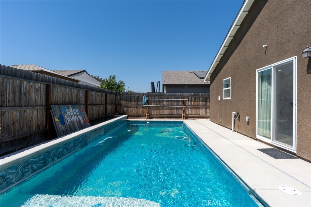 1807 Patricia Ct, Los Banos, CA 93635