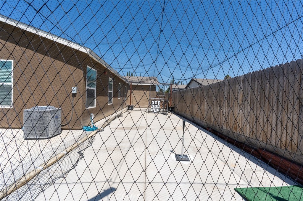 1807 Patricia Ct, Los Banos, CA 93635