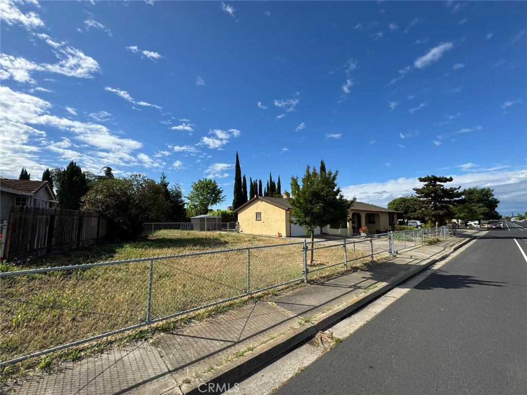 1461 E D, Oakdale, CA 95361