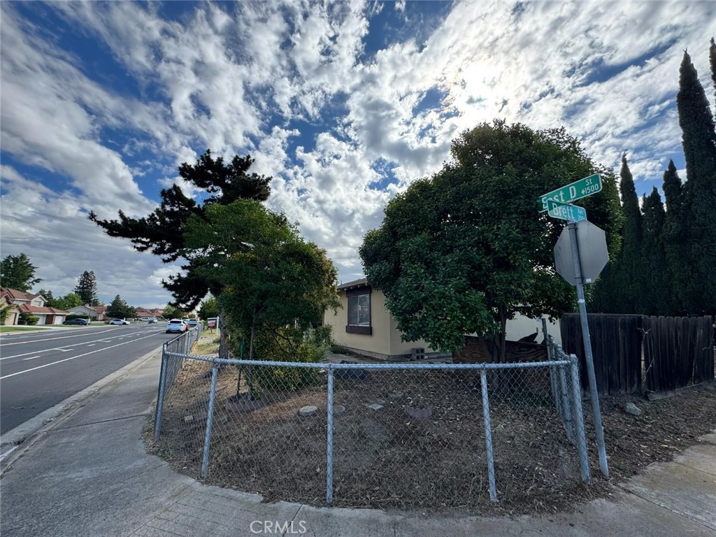 1461 E D, Oakdale, CA 95361