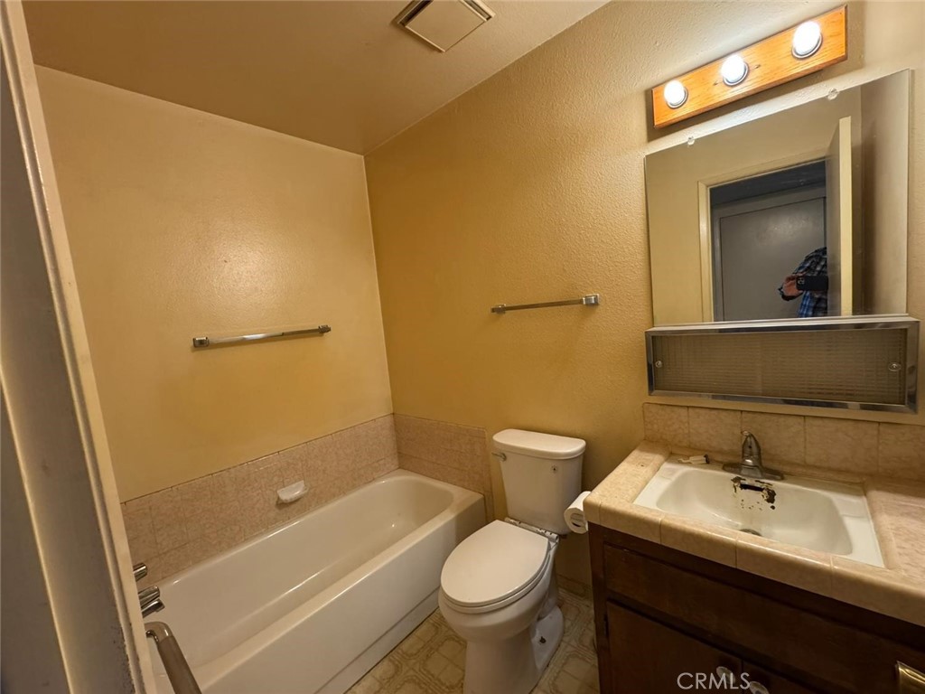 1461 E D, Oakdale, CA 95361