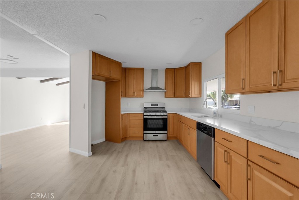 121 Ketch Ln, Modesto, CA 95356