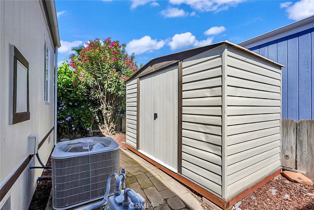 121 Ketch Ln, Modesto, CA 95356