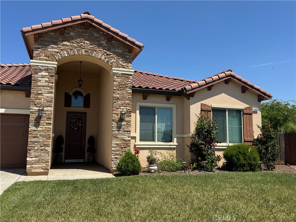 16004 W Ashli Ave, Kerman, CA 93630