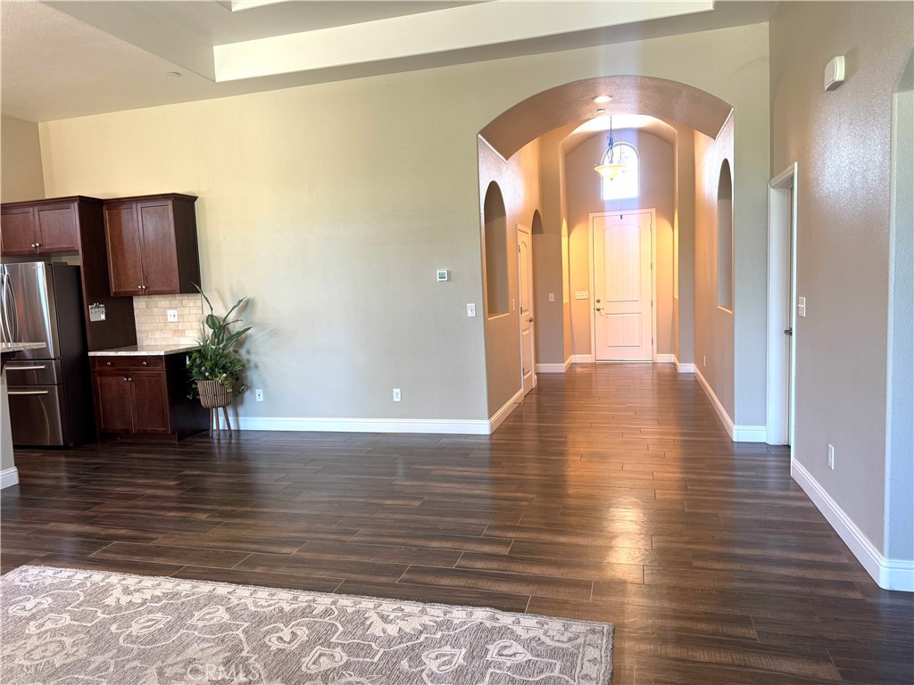 16004 W Ashli Ave, Kerman, CA 93630